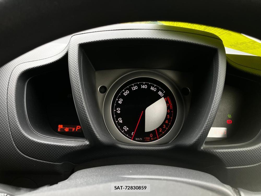 Toyota IST 2008 1277760-14