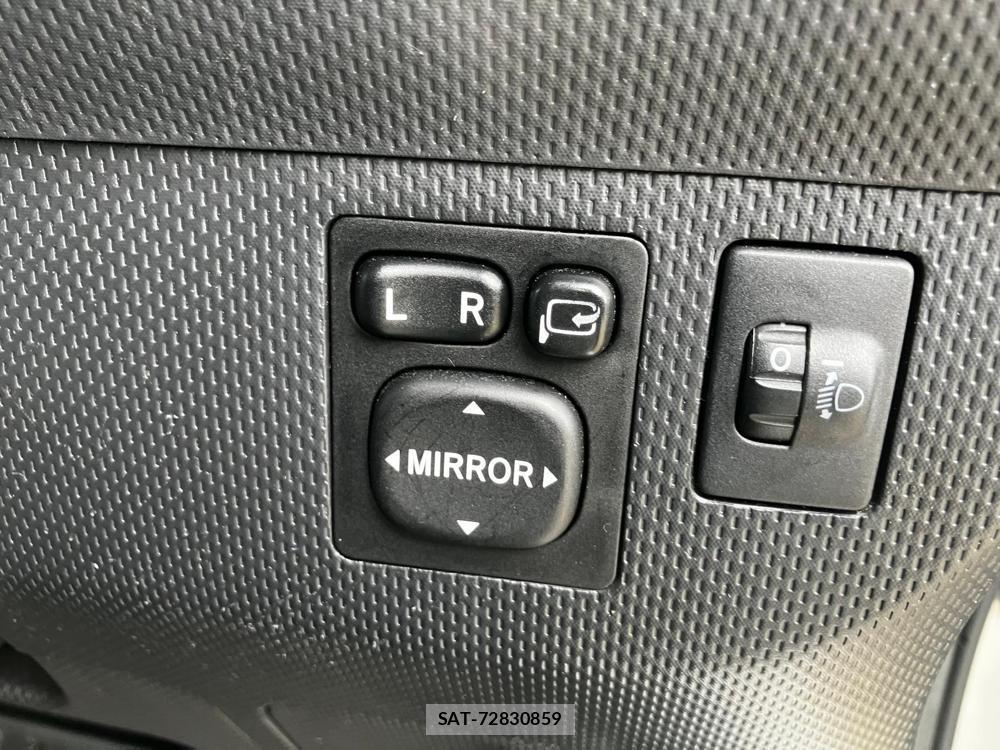 Toyota IST 2008 1277760-17