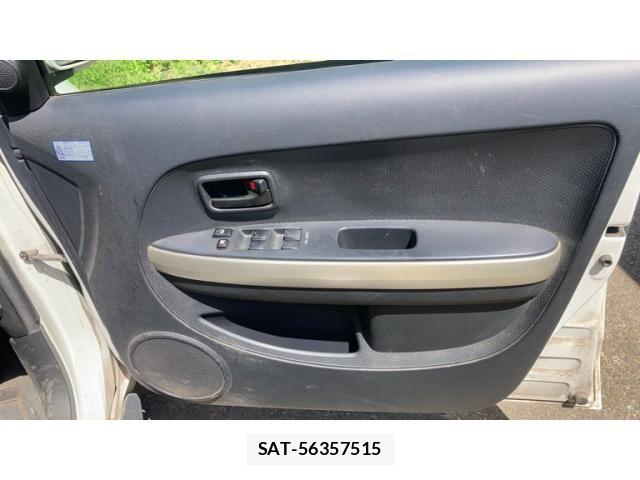 Toyota IST 2004-02 6672000-12