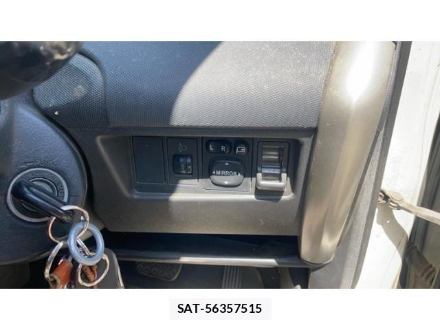 Toyota IST 2004-02 6672000-13
