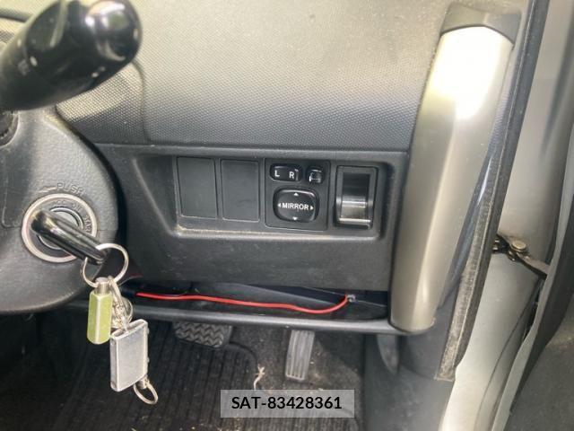 Toyota IST 2004-07 7058957-15