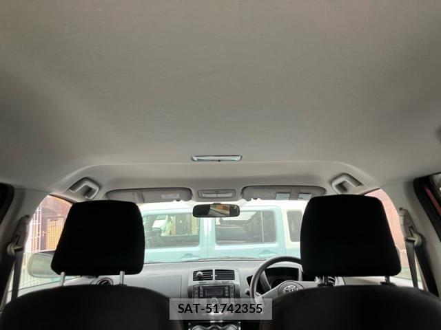 Toyota IST 2008-07 7219972-12