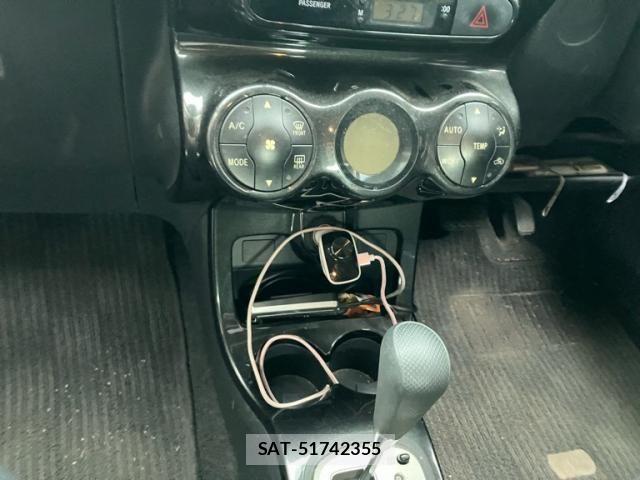 Toyota IST 2008-07 7219972-15
