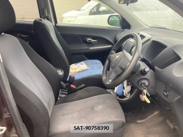 Toyota IST 2011-10 7219970-11