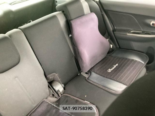 Toyota IST 2011-10 7219970-12