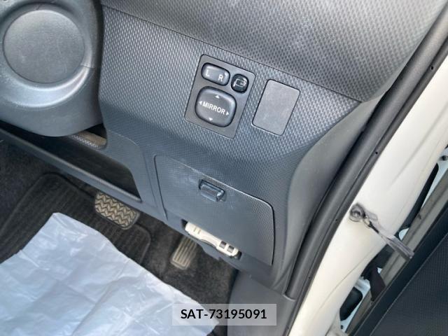 Toyota IST 2008-05 7251109-16