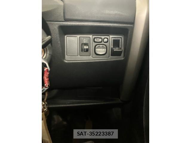 Toyota IST 2005-07 7327618-17