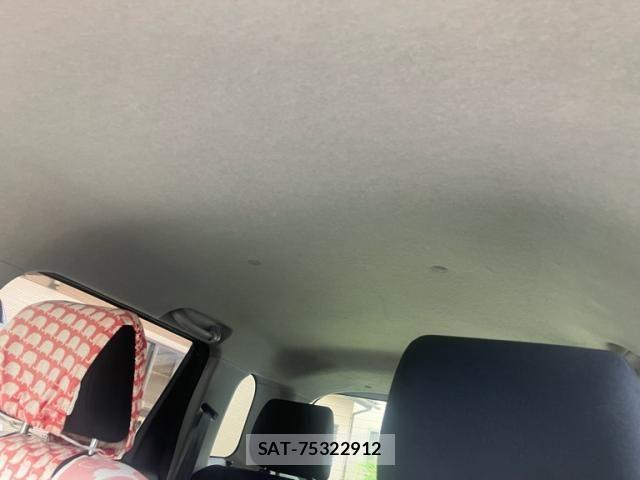 Toyota IST 2005-10 7454989-11