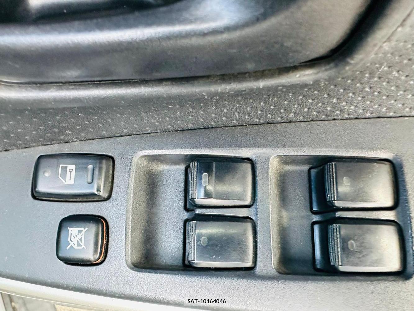 Toyota IST 2003-05 7344010-21