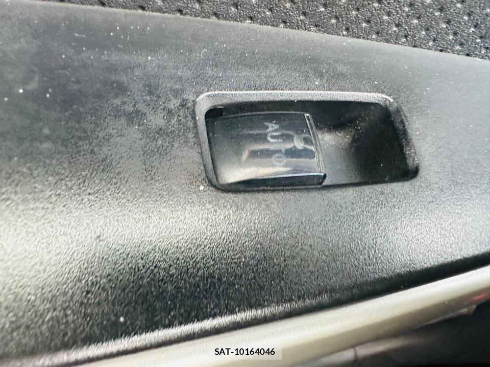 Toyota IST 2003-05 7344010-23