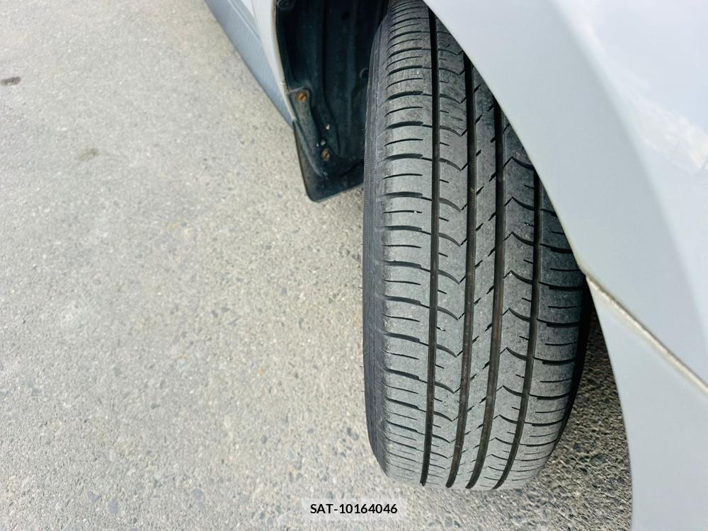 Toyota IST 2003-05 7344010-32