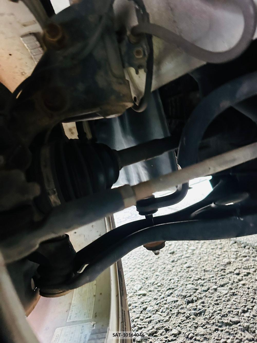 Toyota IST 2003-05 7344010-34