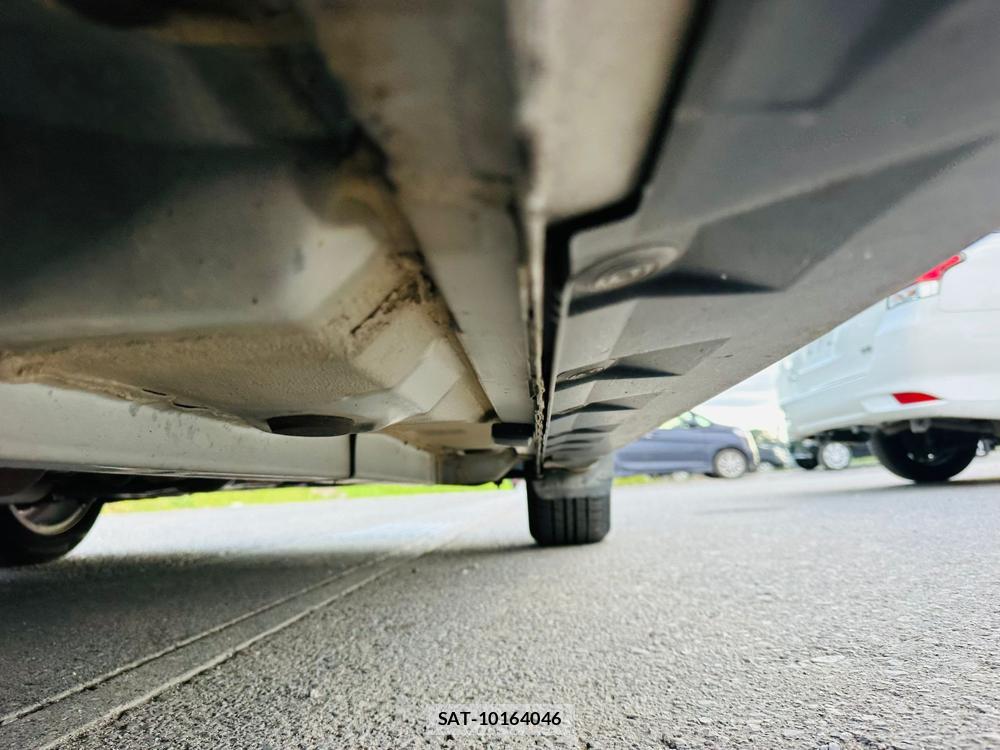 Toyota IST 2003-05 7344010-37