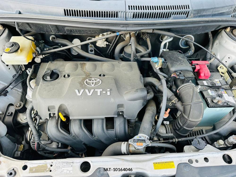 Toyota IST 2003-05 7344010-38