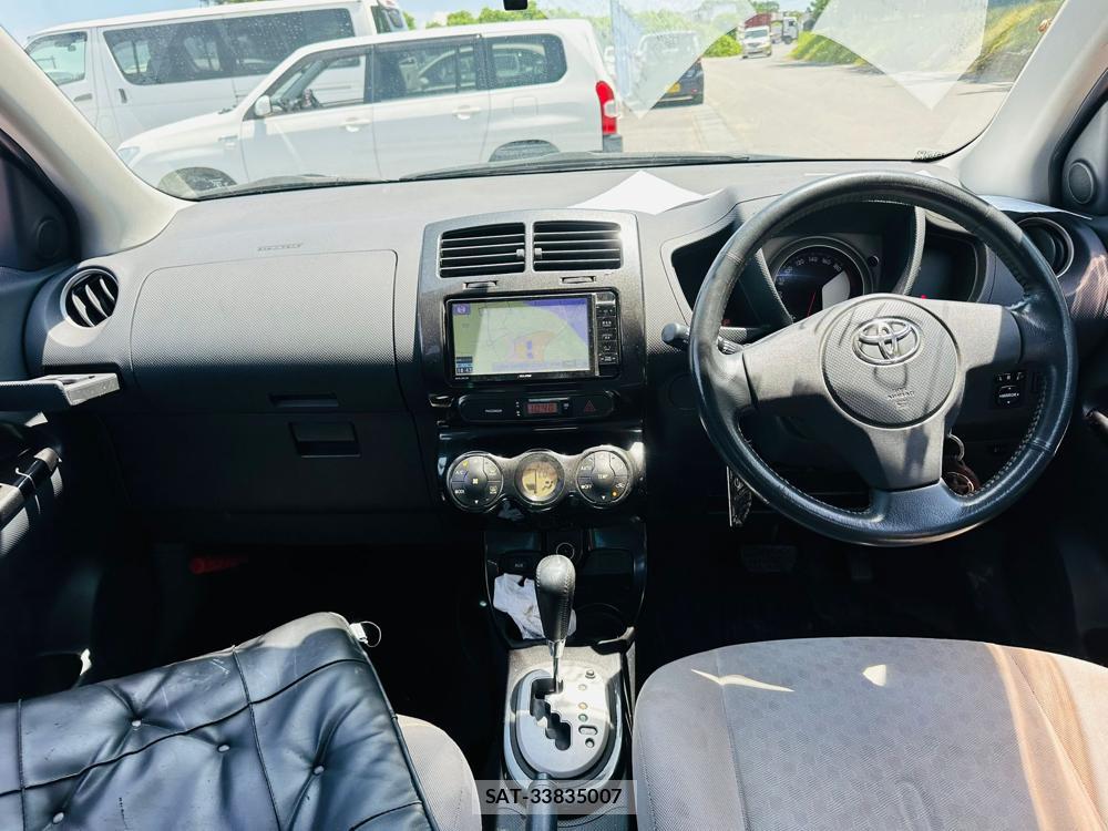 Toyota IST 2007-09 7248837-12