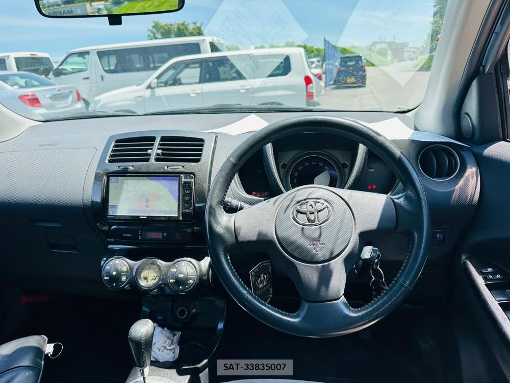 Toyota IST 2007-09 7248837-13