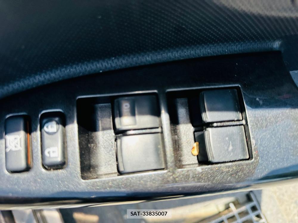 Toyota IST 2007-09 7248837-21