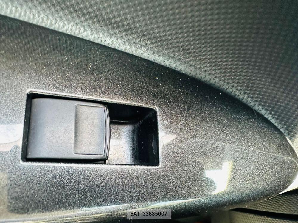 Toyota IST 2007-09 7248837-23