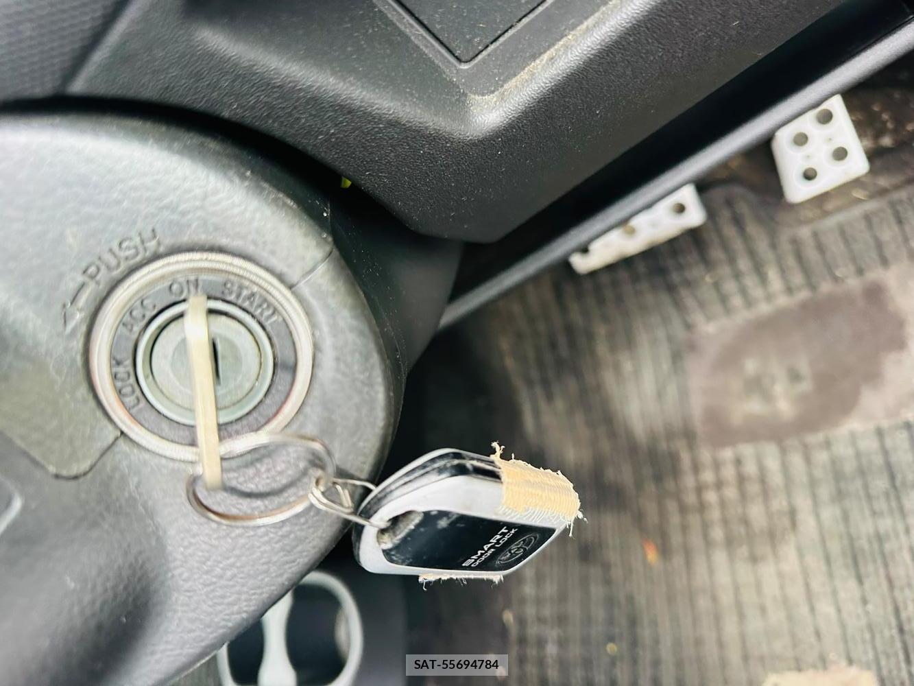 Toyota IST 2005-09 7365459-16
