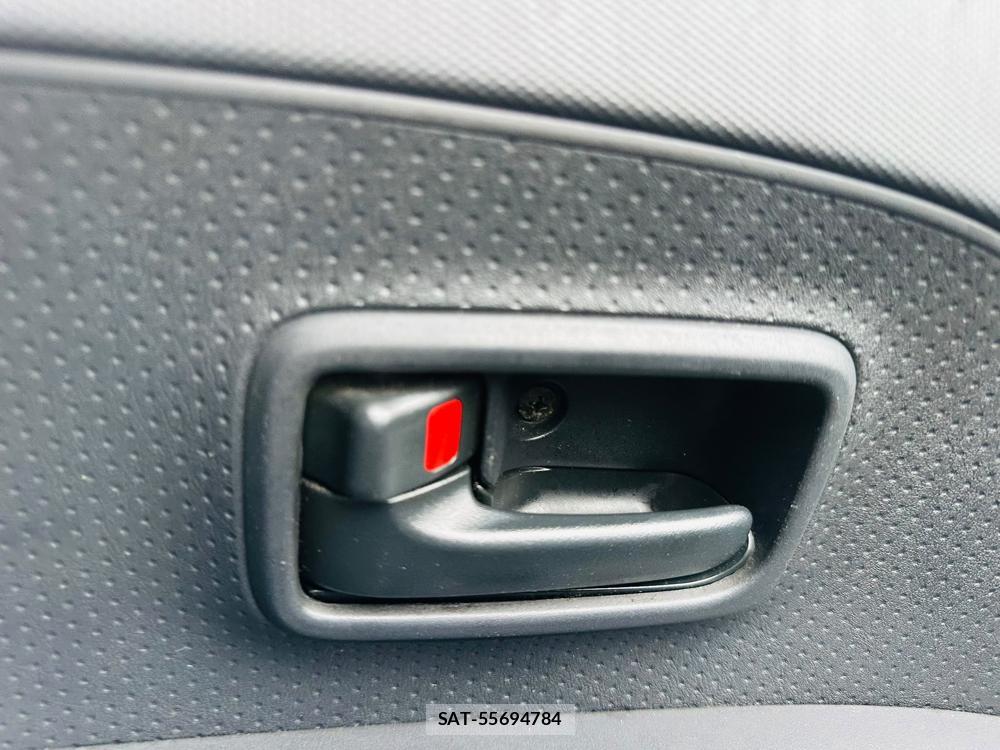Toyota IST 2005-09 7365459-22