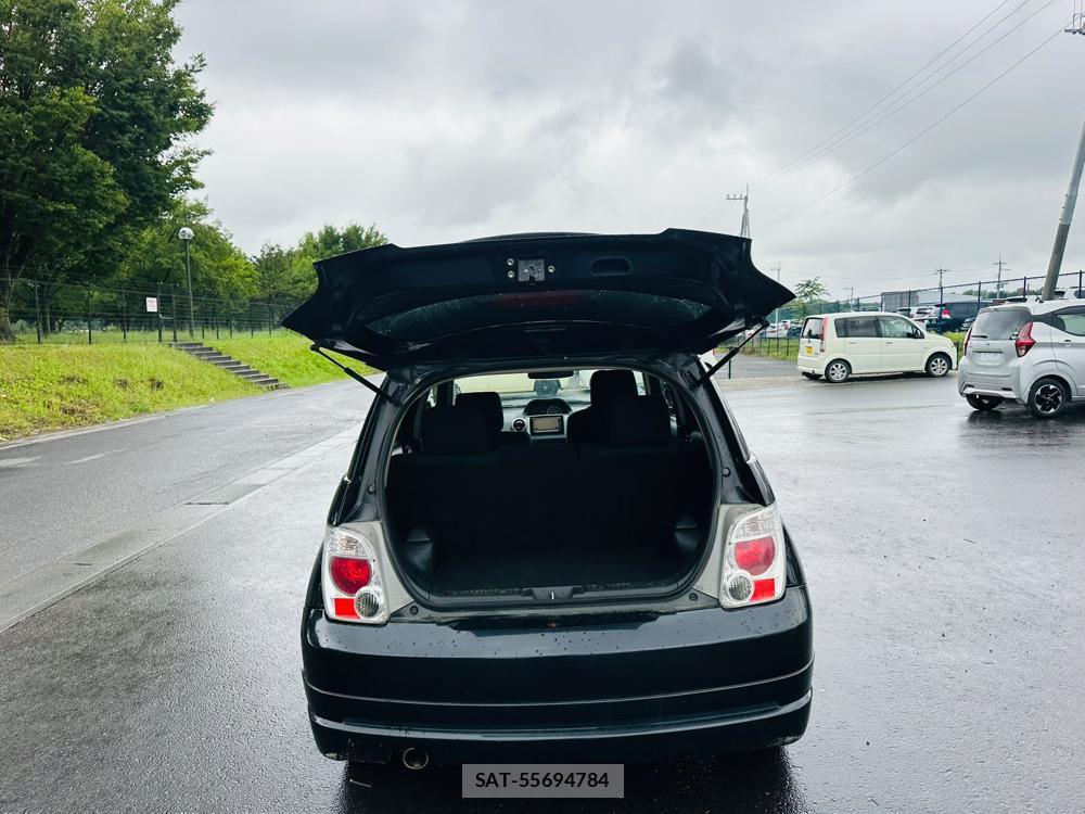 Toyota IST 2005-09 7365459-26