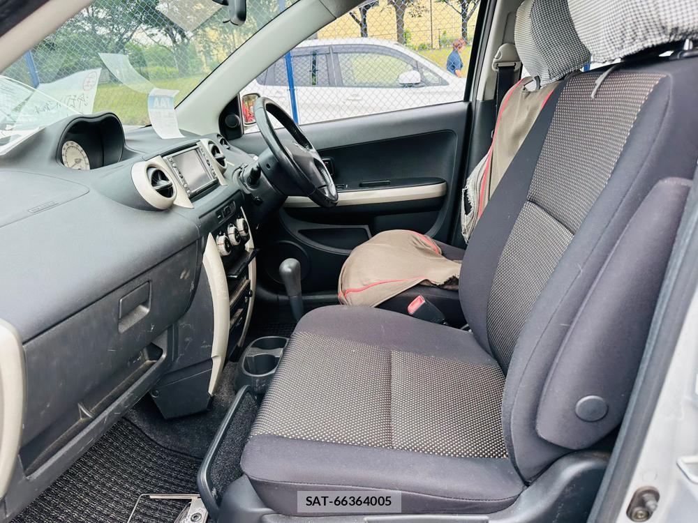 Toyota IST 2003 7278956-10