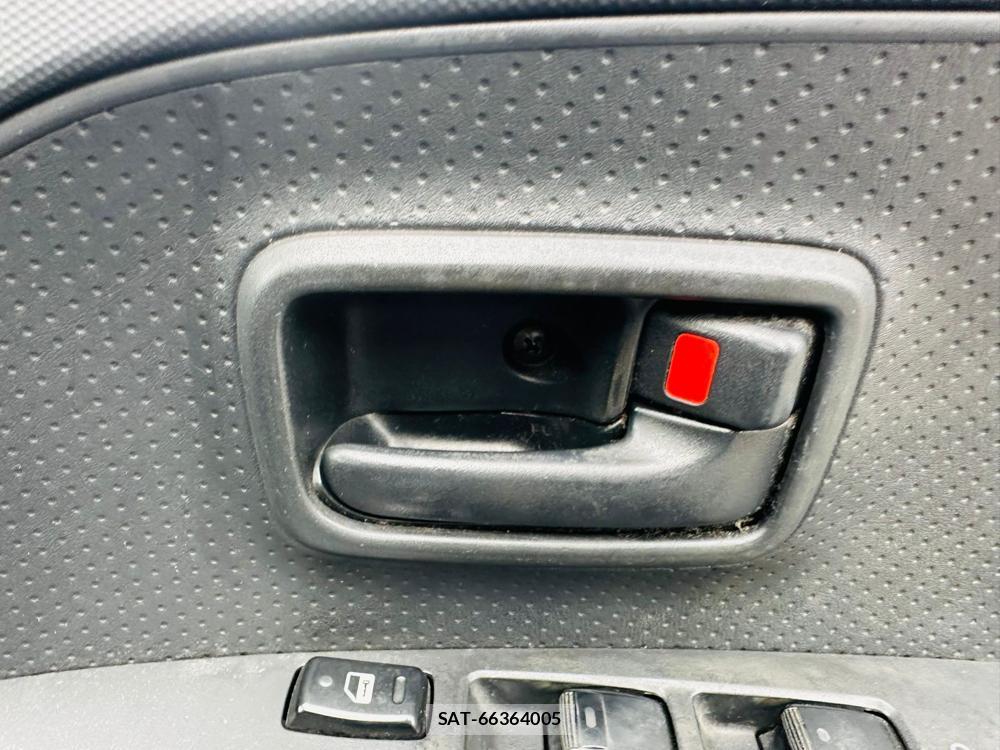 Toyota IST 2003 7278956-20