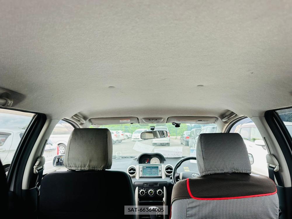 Toyota IST 2003 7278956-24