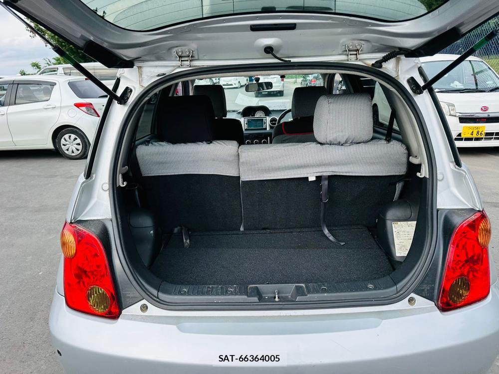 Toyota IST 2003 7278956-25