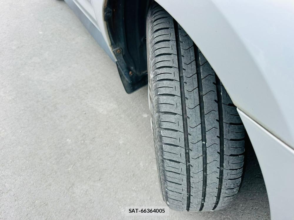 Toyota IST 2003 7278956-32