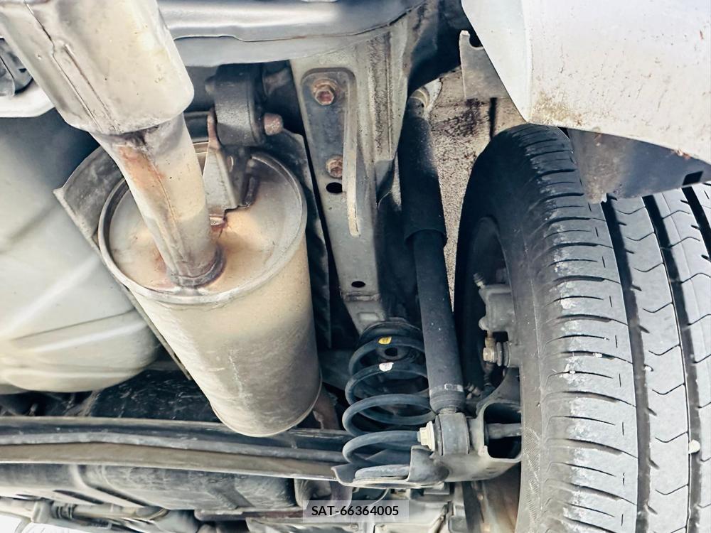 Toyota IST 2003 7278956-36