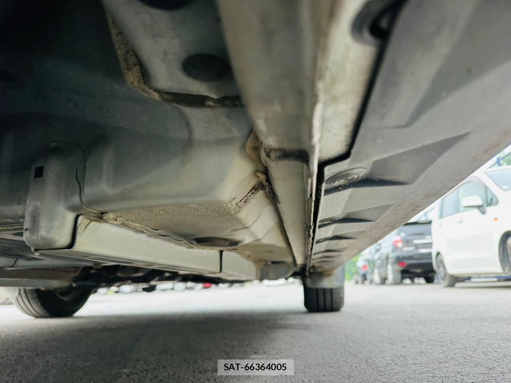 Toyota IST 2003 7278956-37
