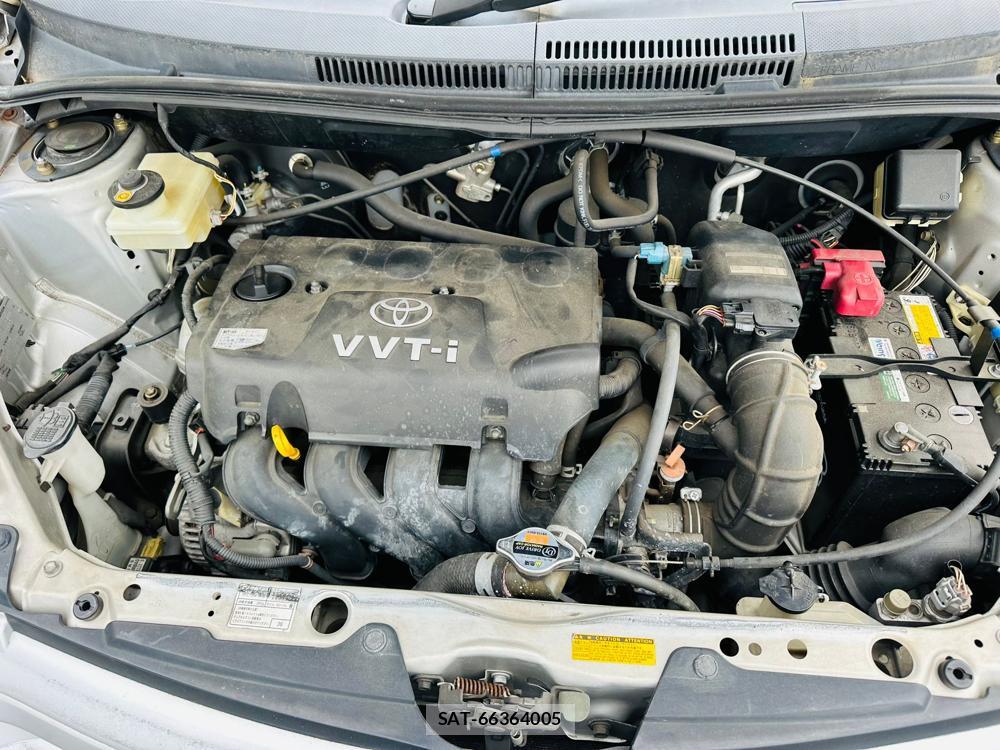 Toyota IST 2003 7278956-38