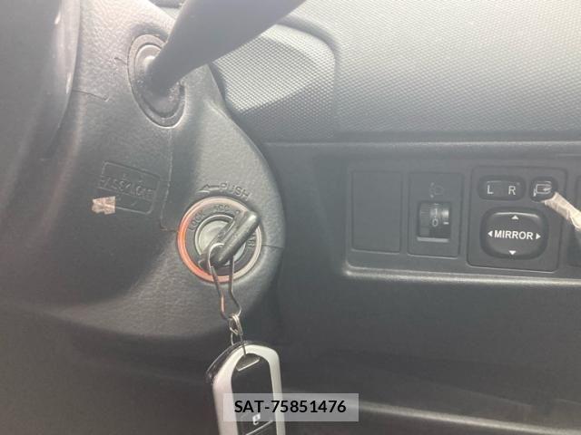 Toyota IST 2005-06 7500994-13