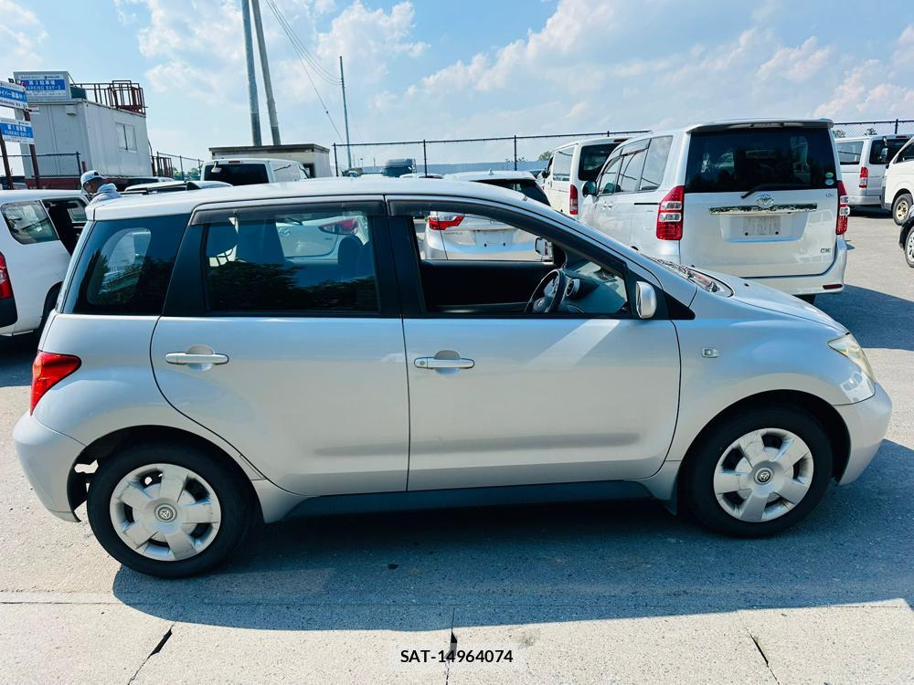 Toyota IST 2003-09 7337601-5