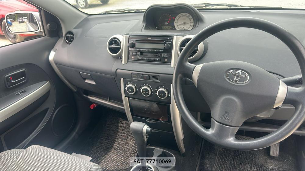 Toyota IST 2003 7332880-16
