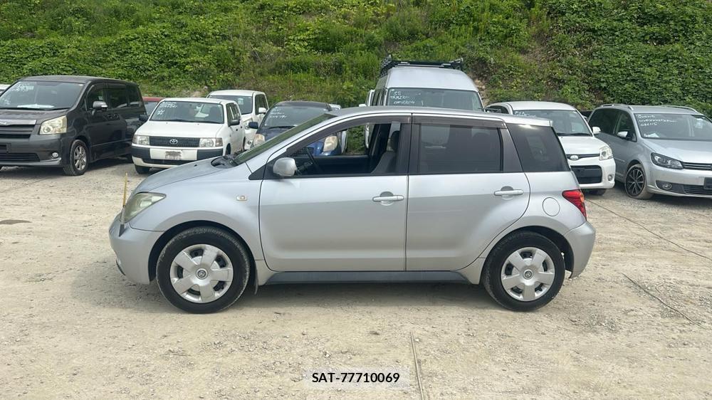Toyota IST 2003 7332880-1