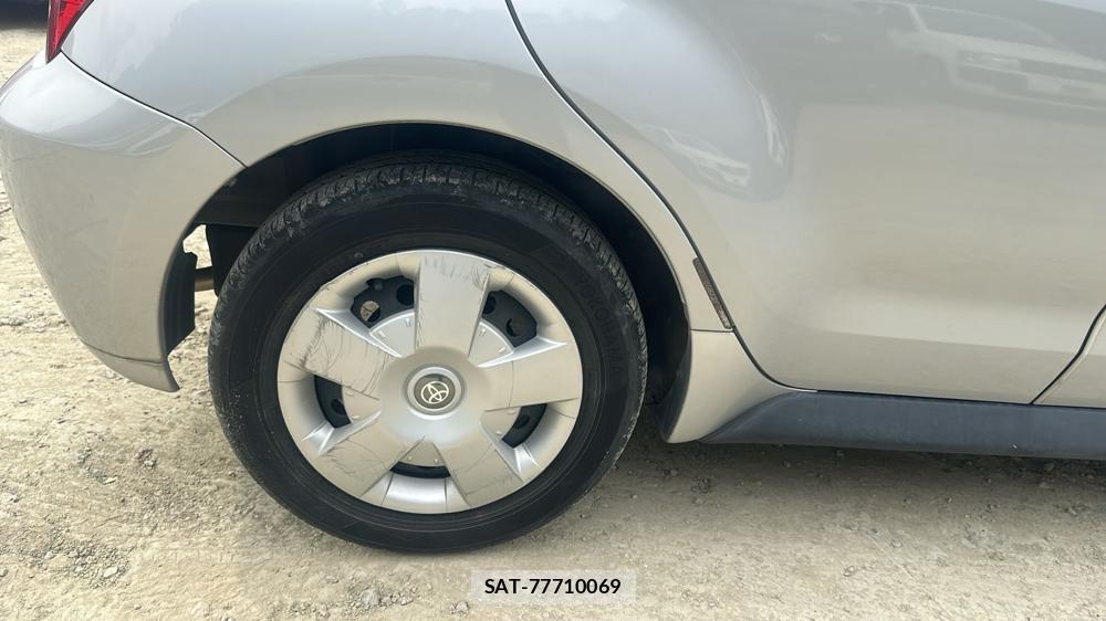 Toyota IST 2003 7332880-24