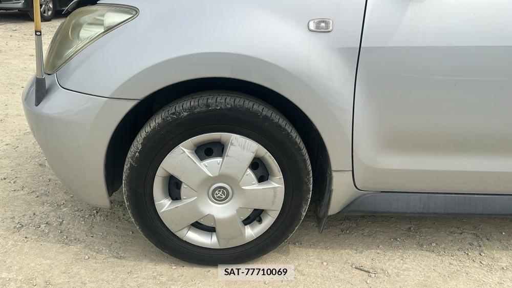 Toyota IST 2003 7332880-26