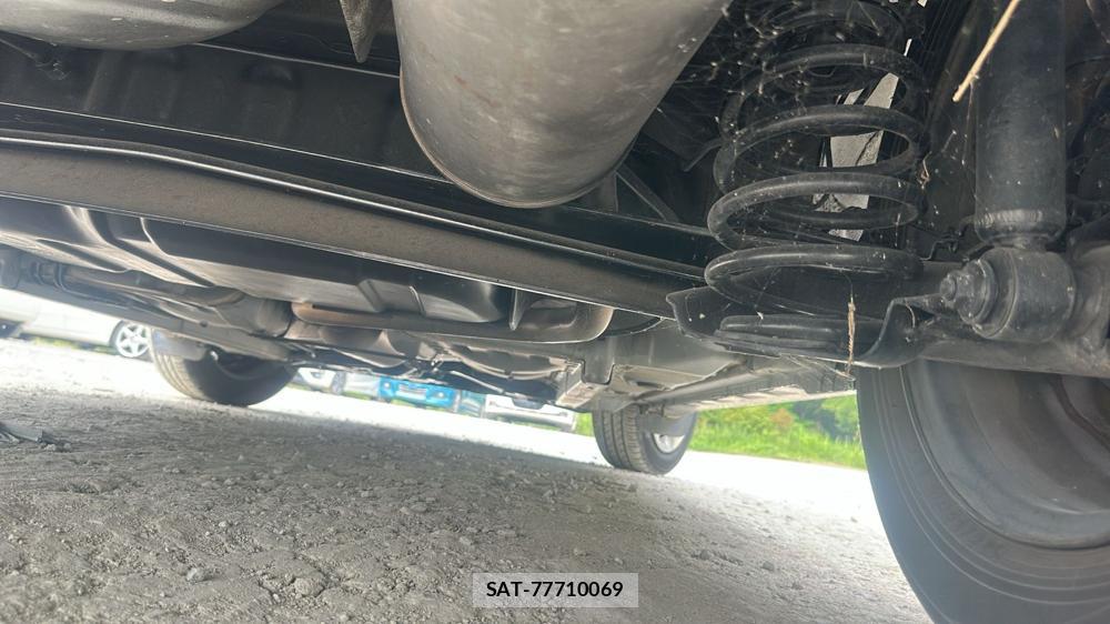 Toyota IST 2003 7332880-32