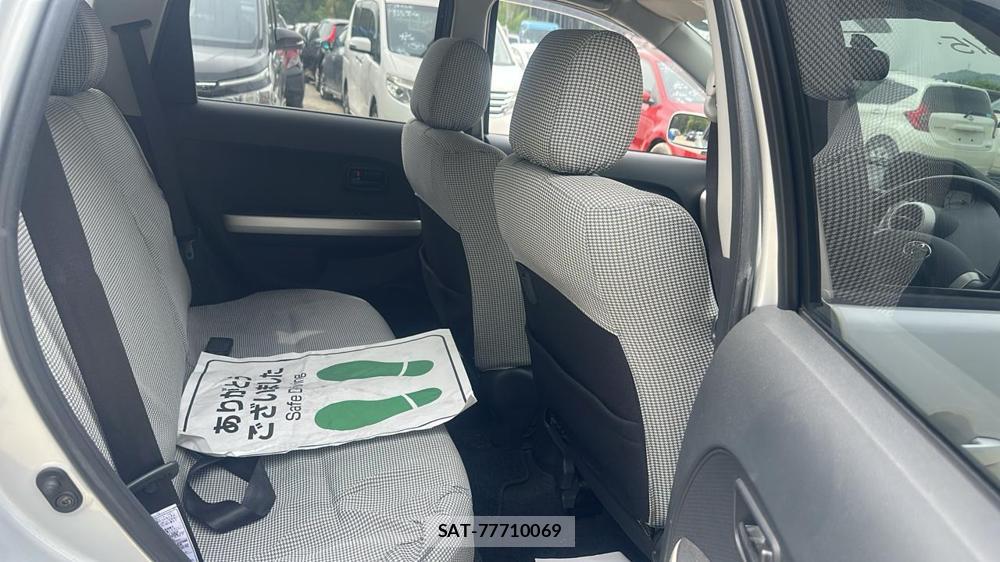 Toyota IST 2003 7332880-8