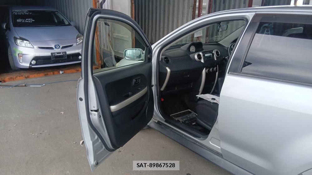 Toyota IST 2005 6920684-10