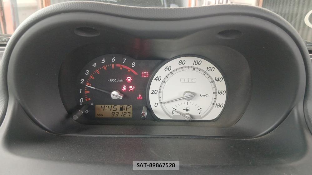 Toyota IST 2005 6920684-13