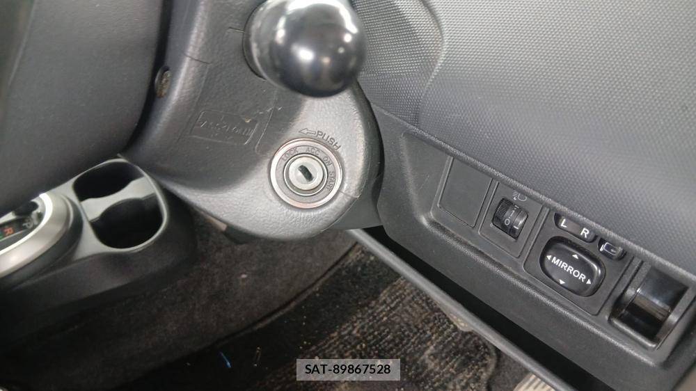 Toyota IST 2005 6920684-14