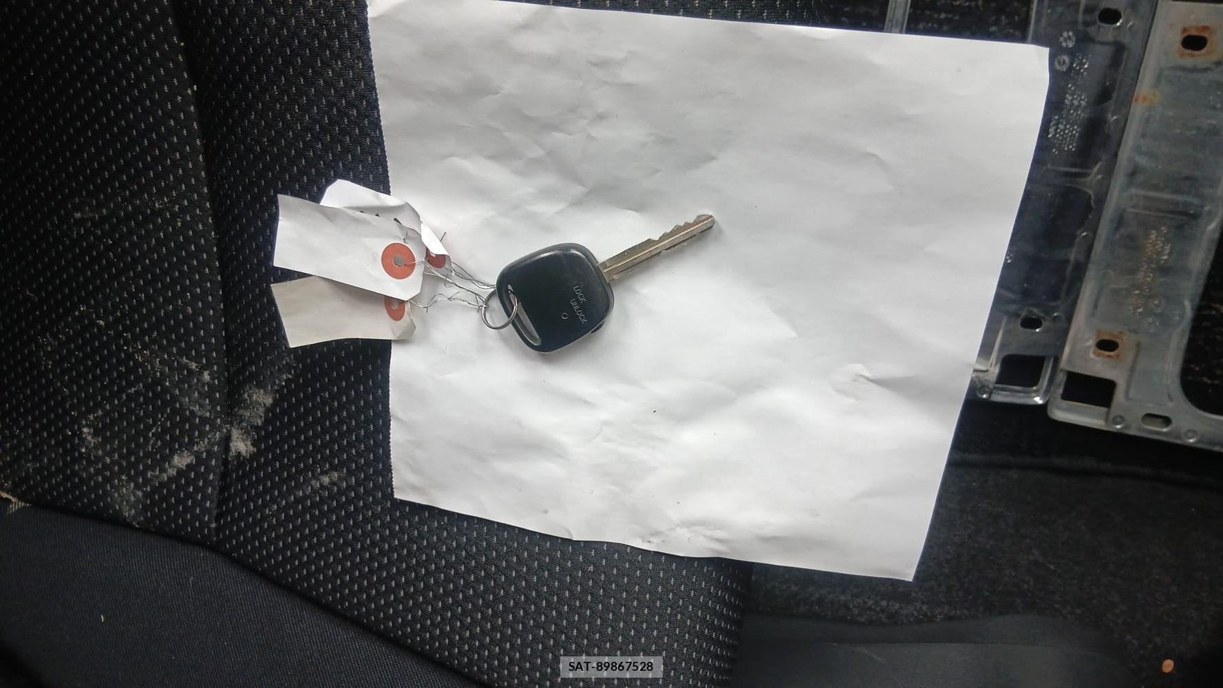 Toyota IST 2005 6920684-18