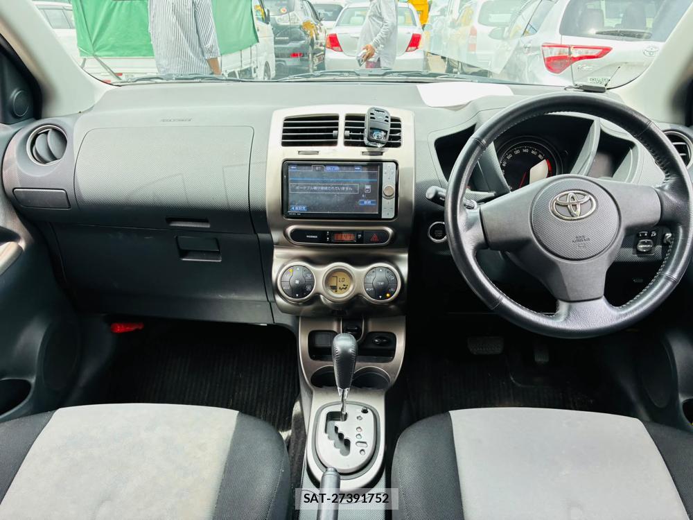 Toyota IST 2011-05 7105240-12