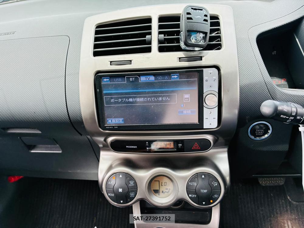 Toyota IST 2011-05 7105240-18