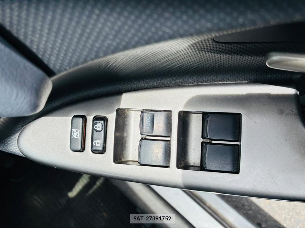 Toyota IST 2011-05 7105240-20
