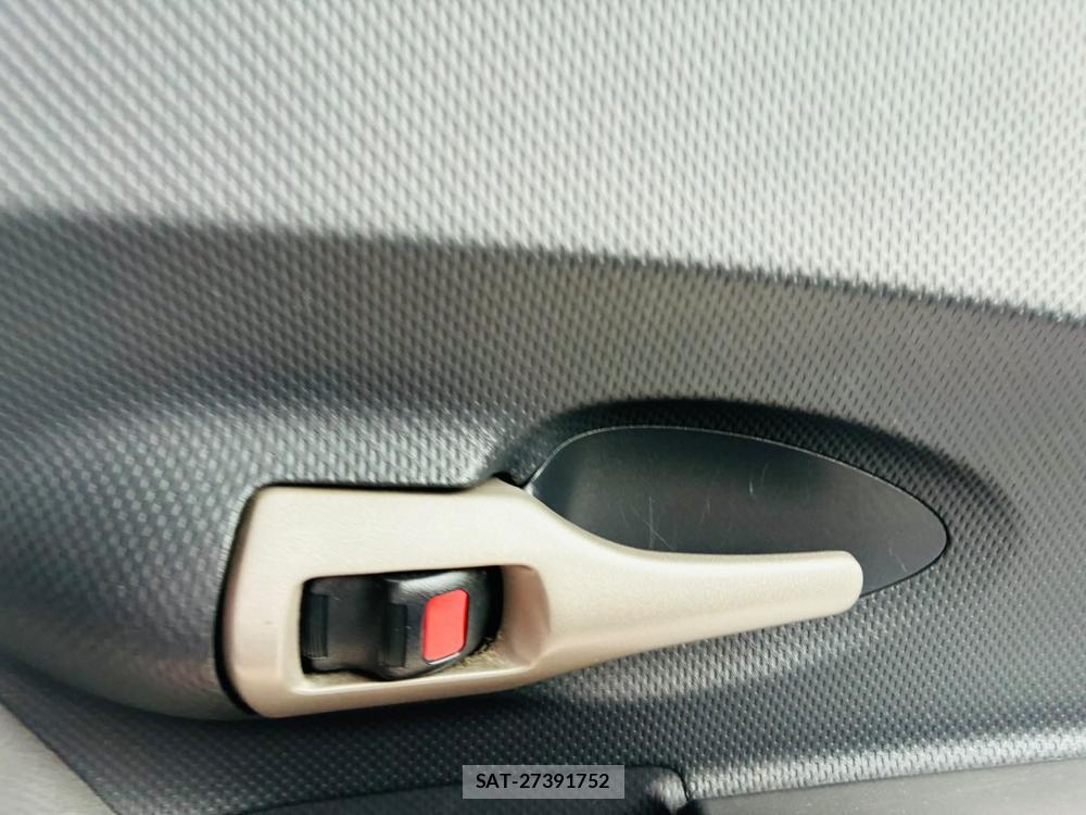 Toyota IST 2011-05 7105240-21