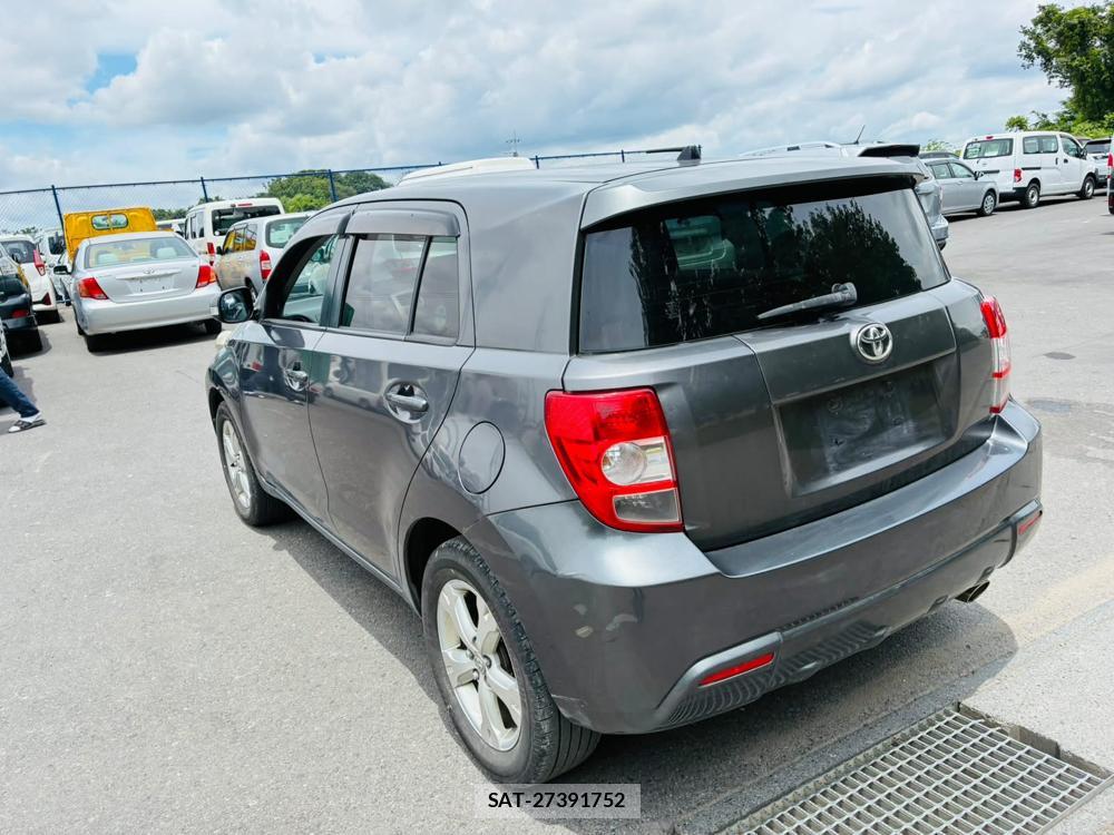 Toyota IST 2011-05 7105240-2